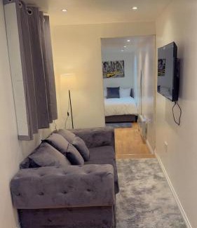 Gooshays Apartment | M18 Escape