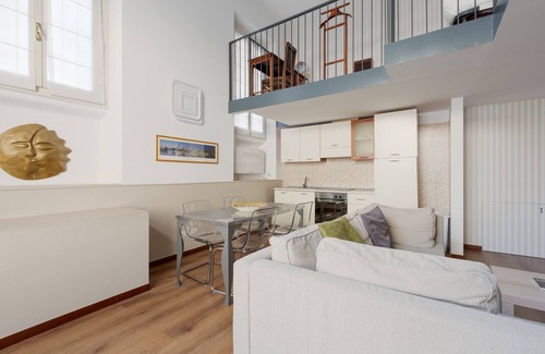Zona Zara House | M5 Istria & Marche Roomy Lofted Studio Apt x2