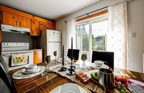 Sainte-Lucie-des-Laurentides House | Maison du lac, 5BR avec plage de sable, SPA et feu