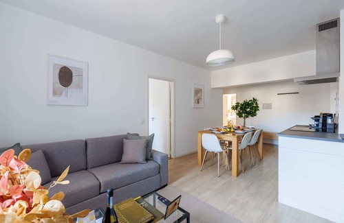 Wijk van de Squares Apartment | MA - Charlemagne I - Two Bedroom Apartment, Sleeps 6