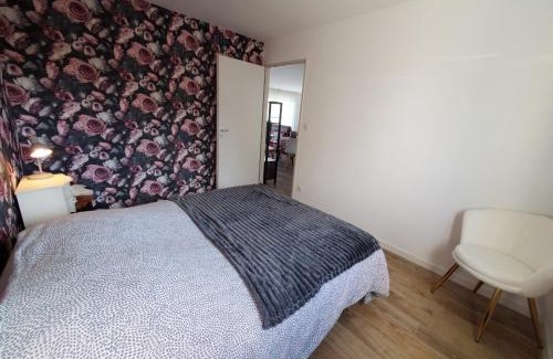 Acquigny House | ma jolie maison , jardin privé , non accessible personne à mobilité réduite