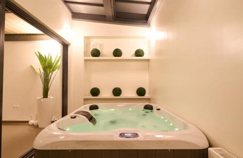Kerameikos Villa | Ma Maison N9 Downtown Villa, Jacuzzi, Parking