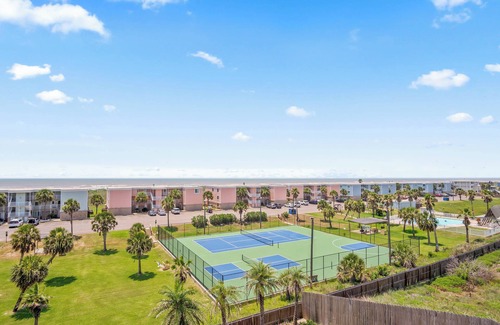 Port Aransas House | Ma652- Hooty And The Blowfish