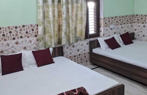 Mathura Hotel | Maa Saraswati Atithi Bhavan