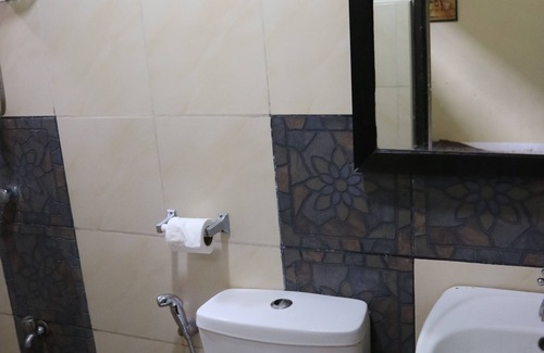 Puerto Princesa City Centre House | Mabini Pensione