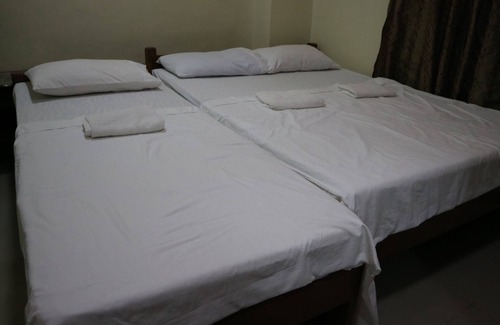 Puerto Princesa City Centre House | Mabini Pensione