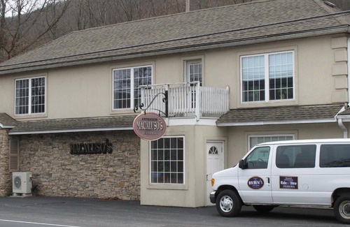 Nesquehoning Hotel | Macaluso's at the Lantern Lodge