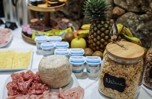 Pianotolli-Caldarello Hotel | Macchie e Fiori