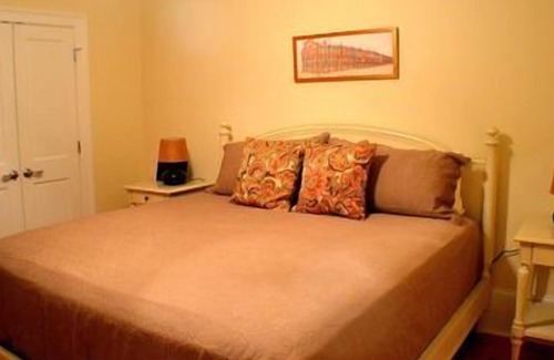 Arts/Warehouse District Condo | "Madeleine" Beautifully Renovated Condo-balcony Near Super Dome, Convention Cent