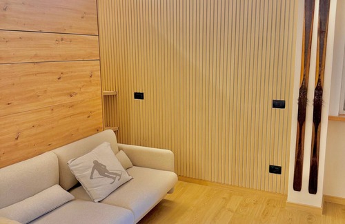 Madesimo Apartment | Madesimo Ski Suite Apartment with Mountain View and Wi-Fi