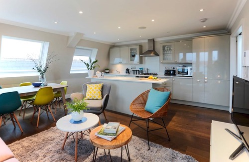 Balham Apartment | Madison Hill - White Hill House 5 - 3 bedroom flat