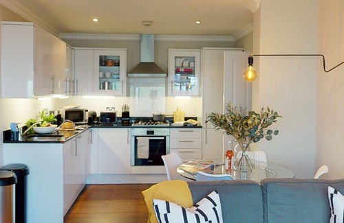 Balham Apartment | Madison Hill - White Hill House 4 - 2 bedroom flat