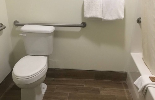 Fredericktown Hotel | Madison Inn Lodge