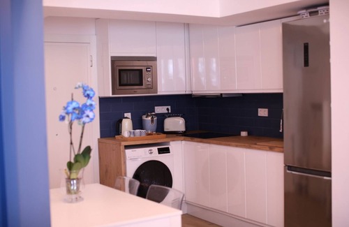 Uribarri Apartment | Maestro Damián Modern Brand New Apartment in Bilbao