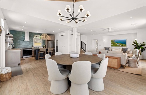 Estate Lovenlund House | Magens Bay - Dining - 2 Primary Bedrooms