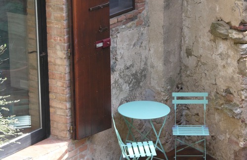 Montemassi Apartment | Magical place, middle ages and nature!