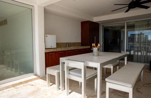 Downtown Apartment | Magia beachside condos