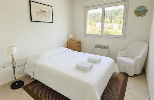 Roquebrune-Cap-Martin Apartment | Magic Pool View, Rickeys