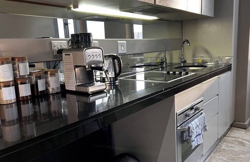 Downtown Johannesburg Apartment | Magic Spot: Your Stylish Urban Escape in Johannesburg