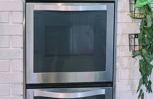 Battle Ground Other | Magical Woodland Retreat in Battle Ground 6-bedroom farmhouse with fitness room