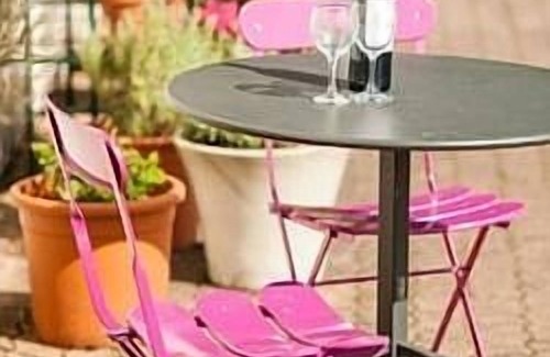 Faye-l'Abbesse Villa | Magnificent House and Grounds, Heated Salt Water Pool, Family Friendly, WIFI