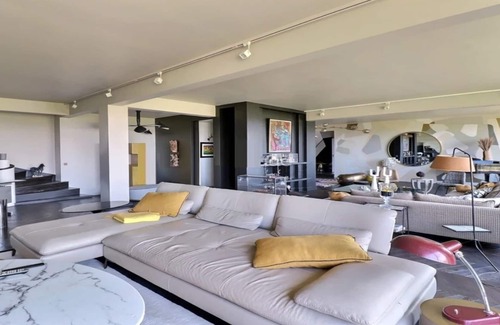 Villa Montmorency Apartment | MAGNIFICENT LUXURY PENTHOUSE APARTMENT IN A PRESTIGIOUS NEIGHBORHOOD