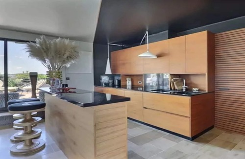 Villa Montmorency Apartment | MAGNIFICENT LUXURY PENTHOUSE APARTMENT IN A PRESTIGIOUS NEIGHBORHOOD