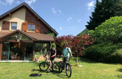 Verthier Villa | Magnificent villa in a green setting between lake and mountains