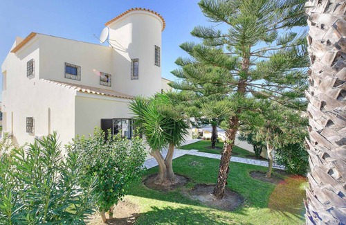 Gale Villa | Magnificent Villa Simoes Guia