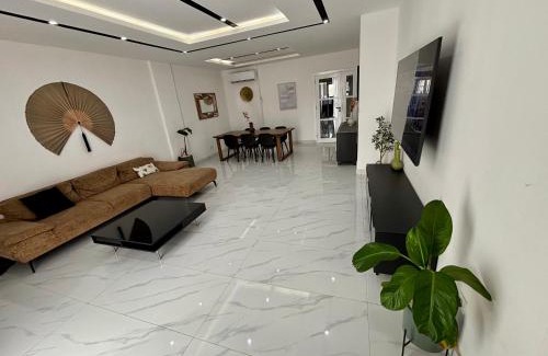 Ngor Apartment | Magnifique Appartement avec PISCINE sur le toit, 3 Chambres, 4 Salles de Bain, Salle de Gym et Terrasse, LUXURY & COMFORT in ALMADIES