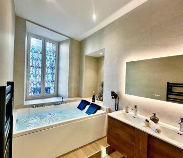 Quartier du Port Apartment | Magnifique appartement - Jacuzzi - Port de Nice