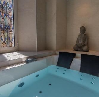 Quartier du Port Apartment | Magnifique appartement - Jacuzzi - Port de Nice