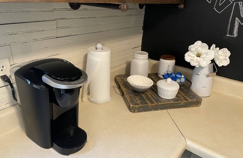 Fredericksburg Cabin | Magnolia Farmhouse at Lost Creek/Hot Tub🍷/Close to Downtown!