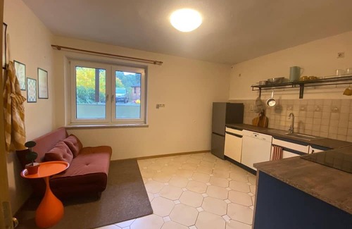 Schmalkalden Apartment | Magnolia Ferienwohnung mitten in Grünen mit Terasse und Sauna