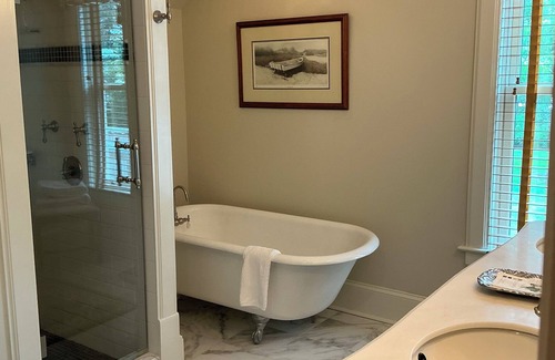 Oriental Bed & Breakfast | Magnolia House Bed & Breakfast