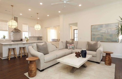 Oxford House | Magnolia Manor by Apex Short Term Stays