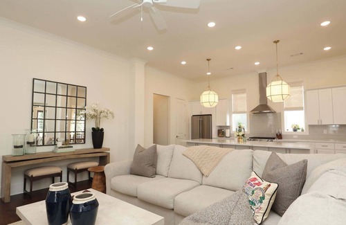 Oxford House | Magnolia Manor by Apex Short Term Stays