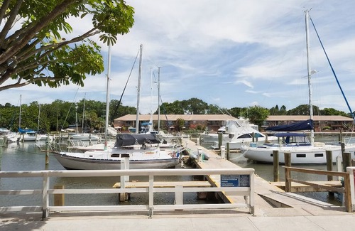 Pinellas Point Hotel | Magnuson Hotel Marina Cove