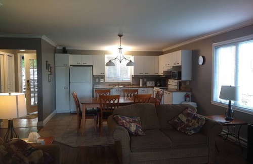 Magog Condo | Magog Canada 3 Bedroom Ground Level Walk To Lake & Close To Mt. Orford