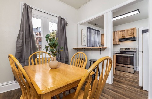 Dubuque Apartment | Main St. Apt- 1BR/1BA