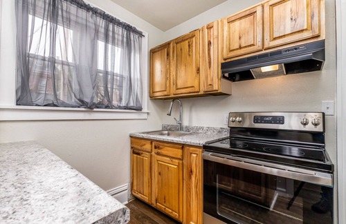 Dubuque Apartment | Main St. Apt- 1BR/1BA