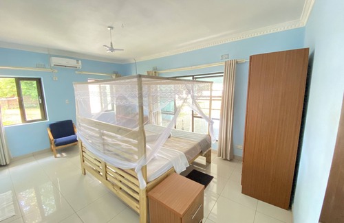 Senga Bed & Breakfast | Main Stream Beach Villa