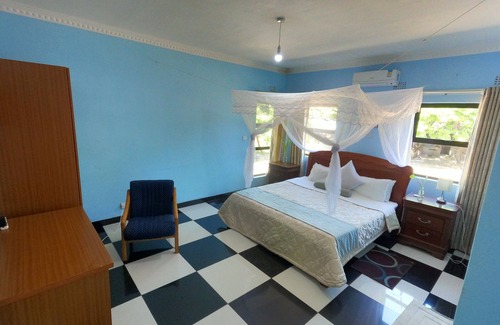 Senga Bed & Breakfast | Main Stream Beach Villa