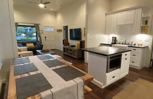 Napa House | Main Street Napa Cottage, walk to shops and restaurants