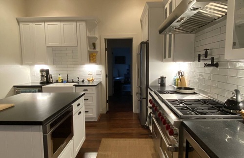 Napa House | Main Street Napa Cottage, walk to shops and restaurants