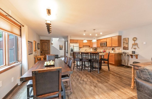 Historic District House | Mainridge Townhome: On Main St, Hot Tub