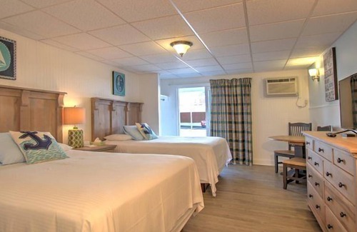 Hampton Hotel | Mainsail Motel & Cottages
