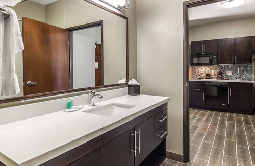 Midland Hotel | MainStay Suites Midland