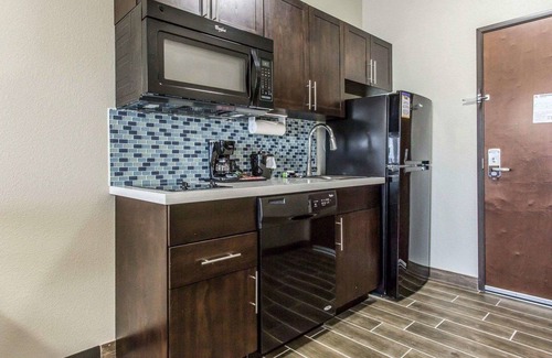 Midland Hotel | MainStay Suites Midland