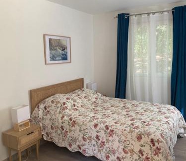 Le Coudray-Montceaux House | Maison 2 pièces dans parc privé, forêt, loisirs, ecuries de chevaux